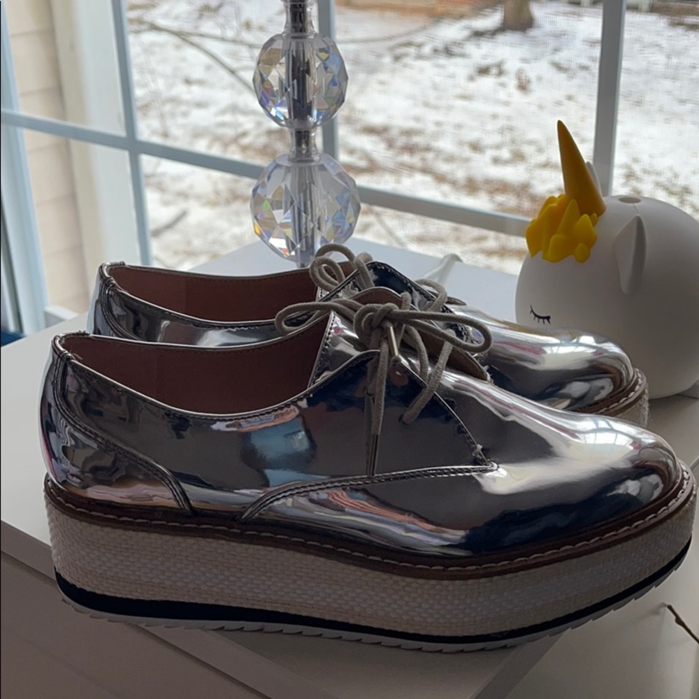 Silver Oxford shoes for women